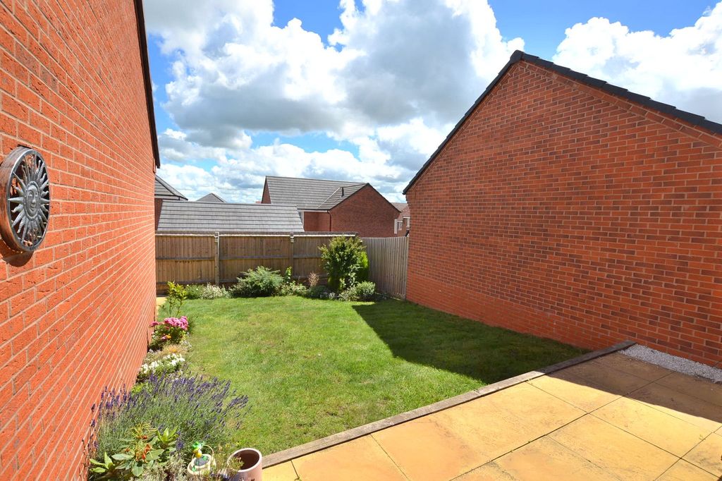 Property photo 3 of 27