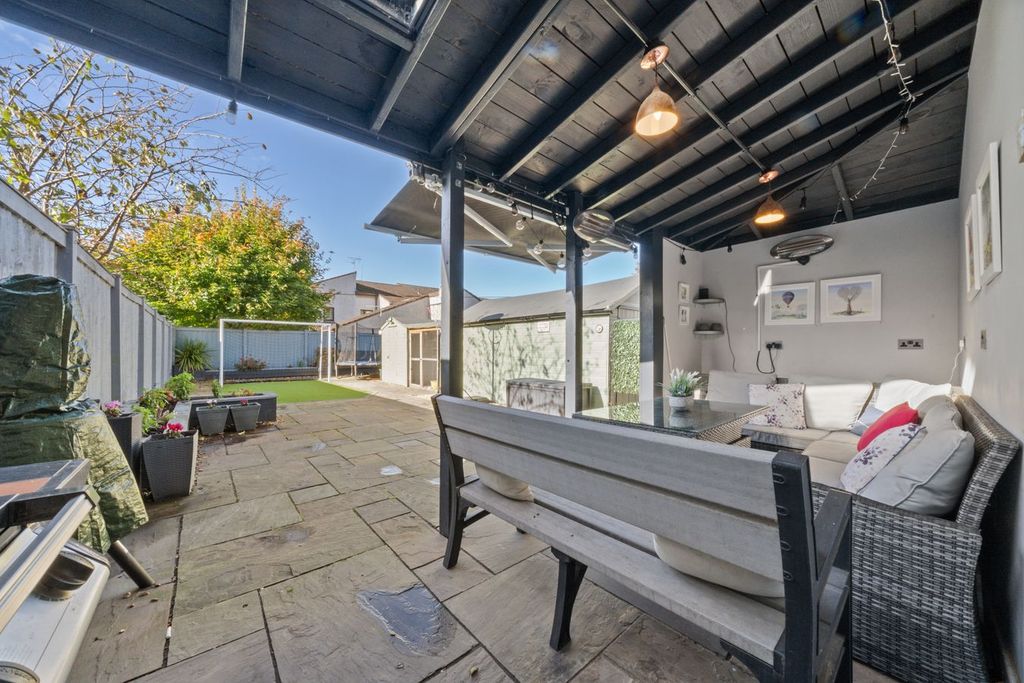 Property photo 3 of 45