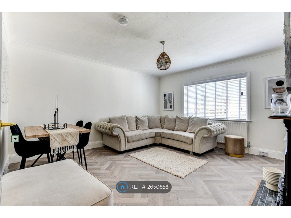 Property photo 3 of 35