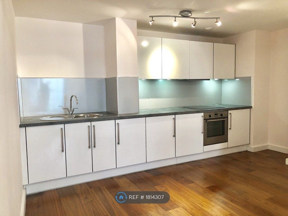 Property photo 2 of 7 Kitchen