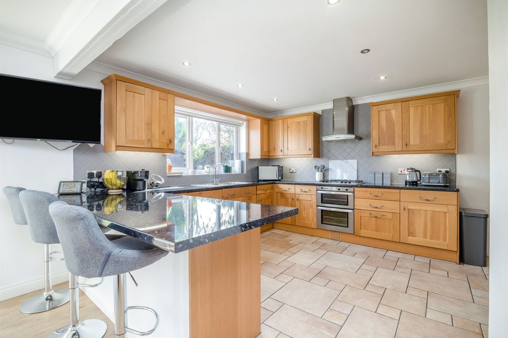 Property photo 2 of 24