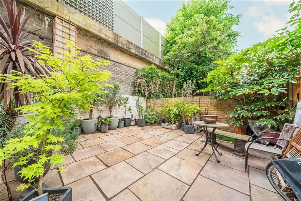 Property photo 1 of 5