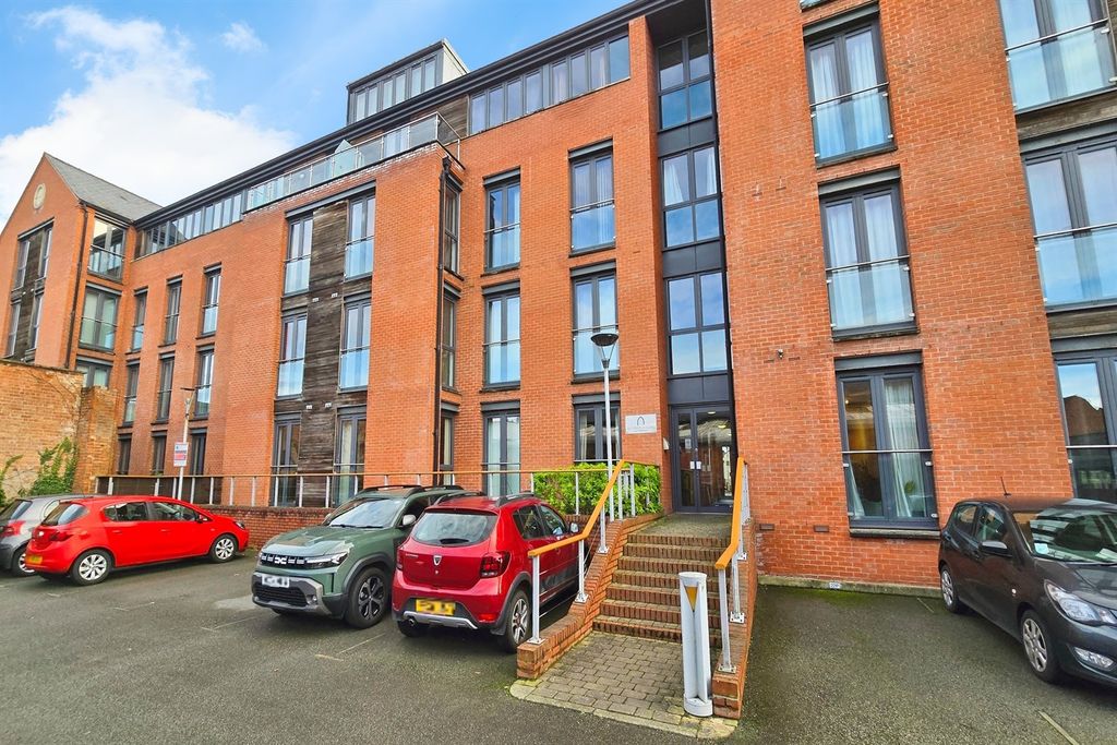 Property photo 1 of 9 (Main)