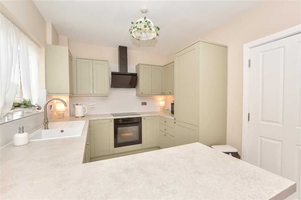 Property photo 3 of 14 Kitchen/Breakfast Room
