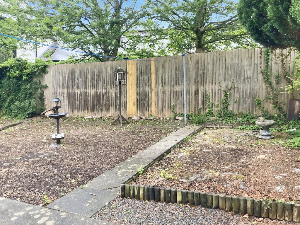 Property photo 2 of 8 Rear Garden