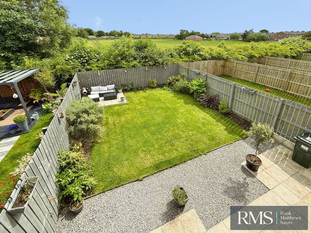 Property photo 3 of 11 Photo 11