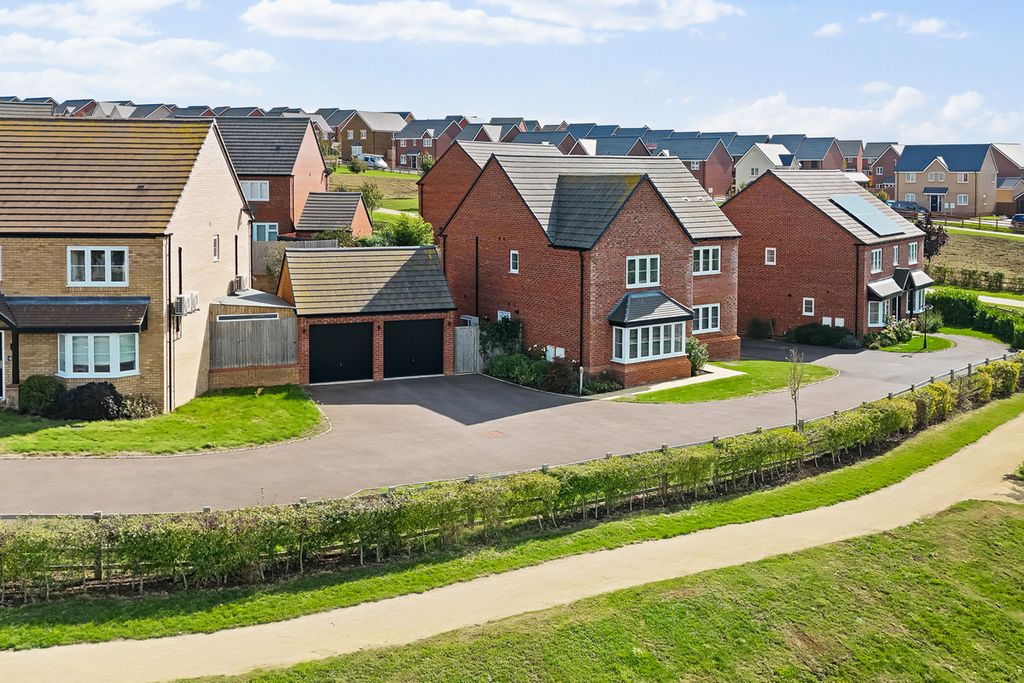 Property photo 1 of 50