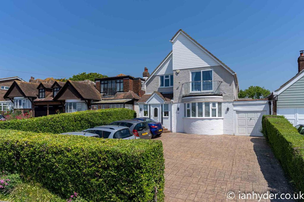 Property photo 2 of 23