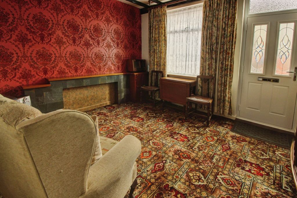 Property photo 3 of 12 Reception 1