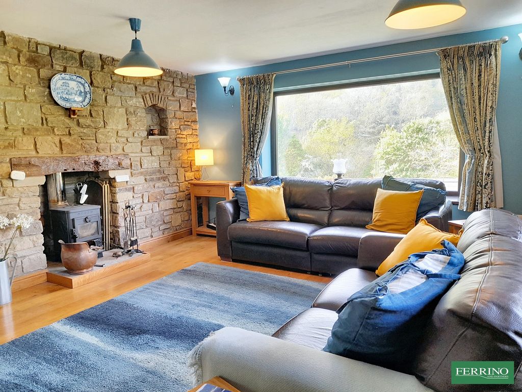 Property photo 3 of 27 Sitting Room