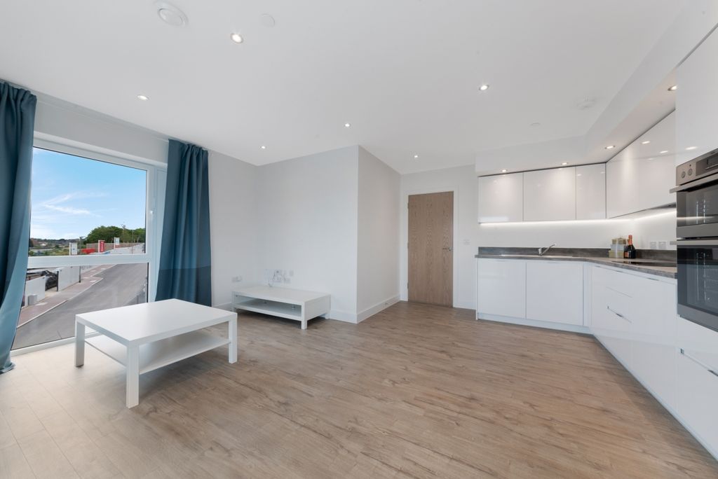 Property photo 3 of 9