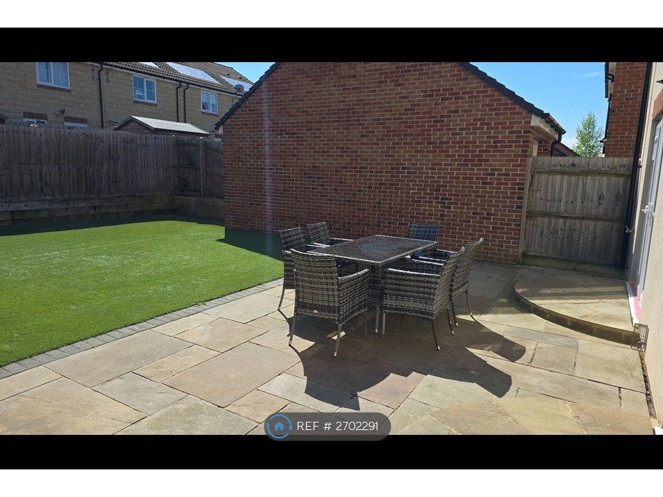 Property photo 2 of 11