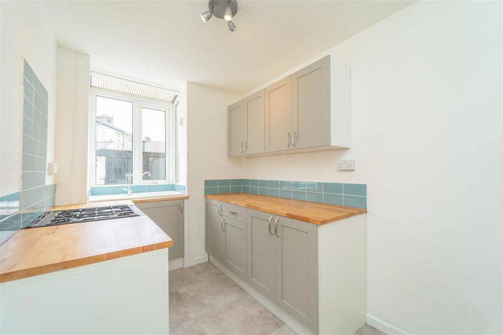 Property photo 3 of 23 20