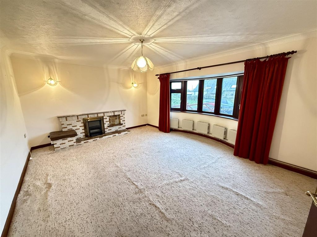 Property photo 2 of 24 Living Room