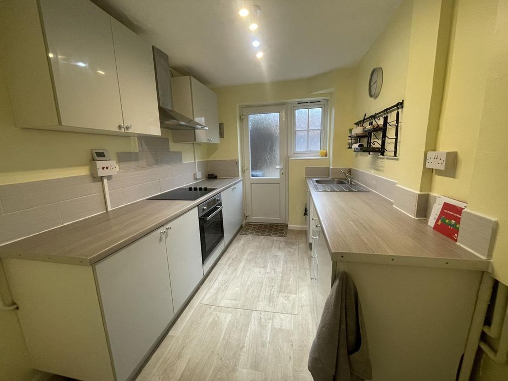 Property photo 2 of 15 Kitchen