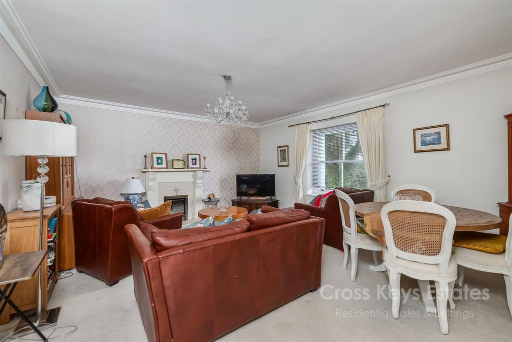 Property photo 3 of 25 Living Room