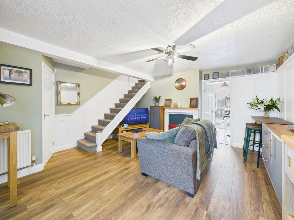 Property photo 2 of 14 Lounge