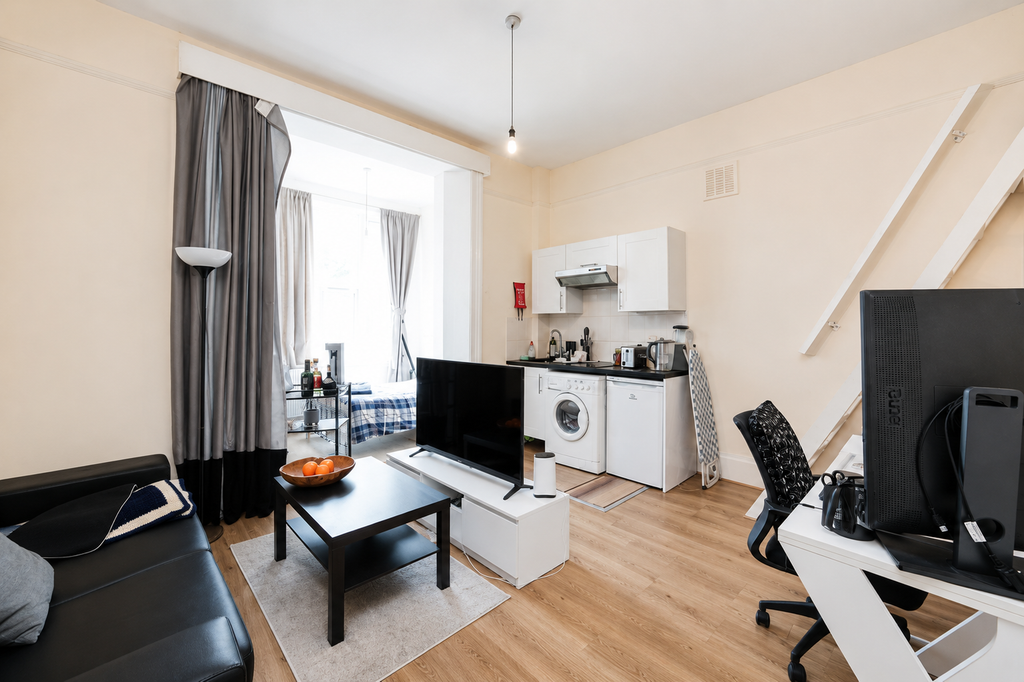 Property photo 1 of 6 5