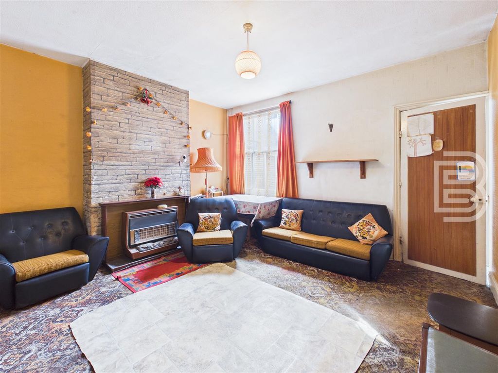 Property photo 3 of 12 Cam05587G0-Pr0166-Still008.Jpg