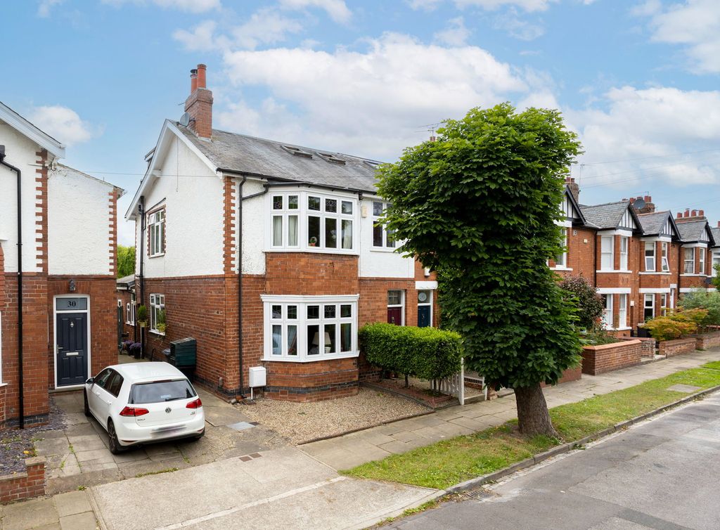 Property photo 1 of 28