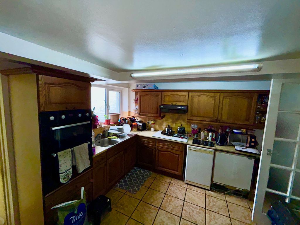 Property photo 3 of 8