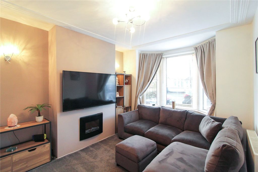 Property photo 2 of 16 Picture No. 28