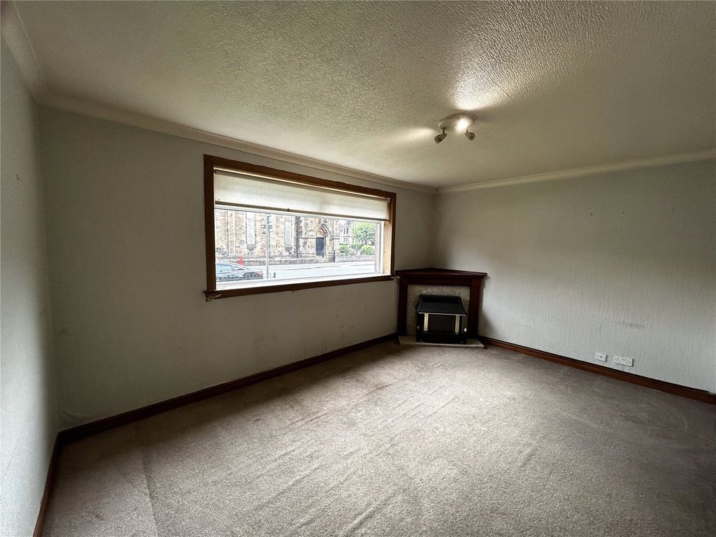 Property photo 2 of 6 Living Room