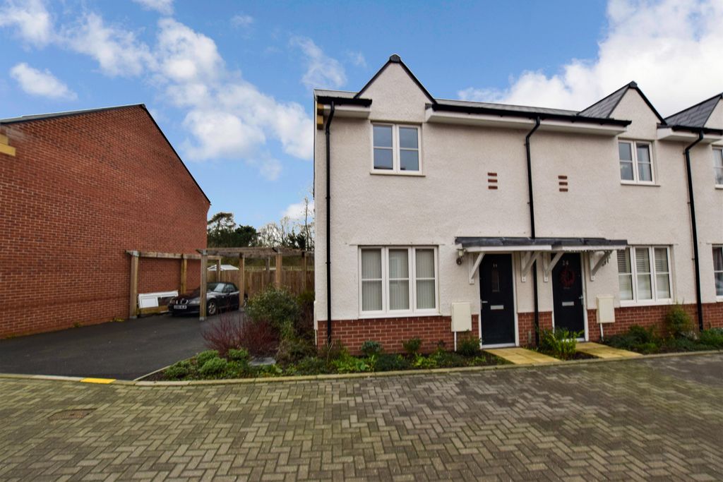 Property photo 1 of 16 Photo 01