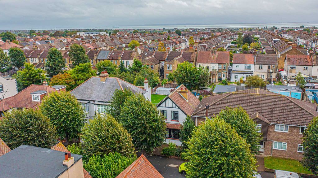 Property photo 1 of 29