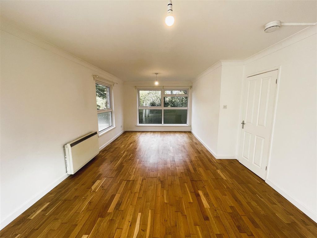 Property photo 3 of 12 Image00015.Jpeg