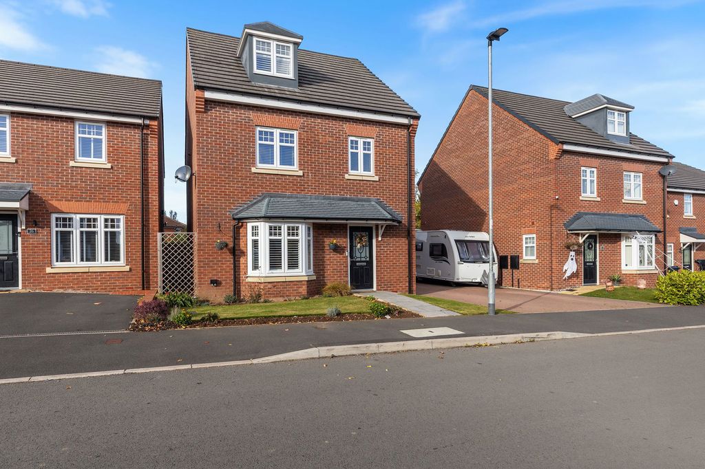 Property photo 1 of 32