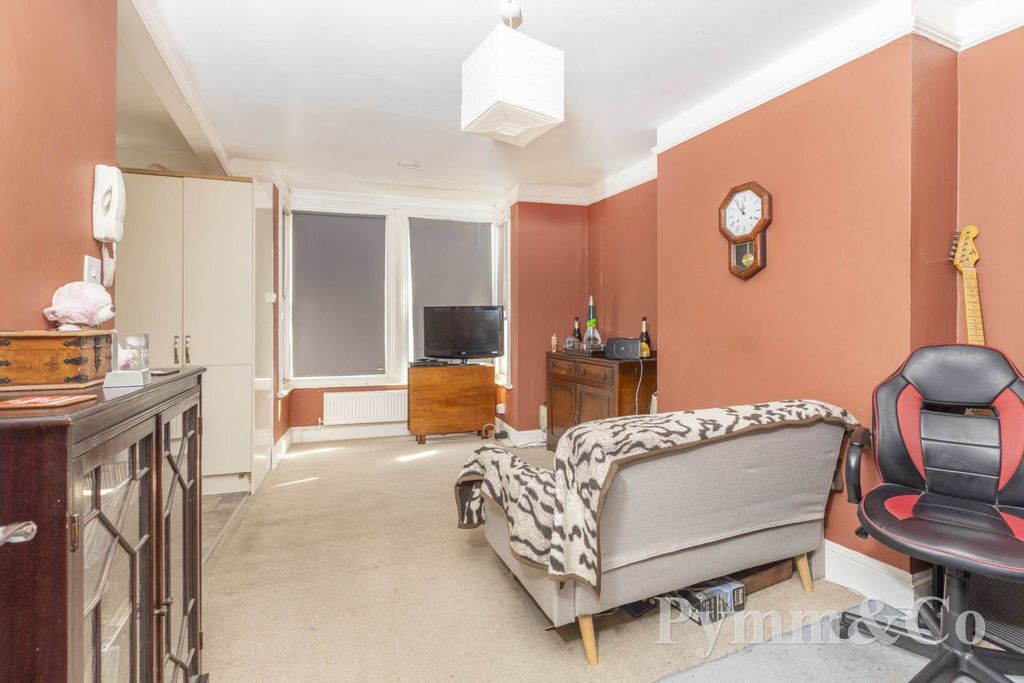 Property photo 3 of 11