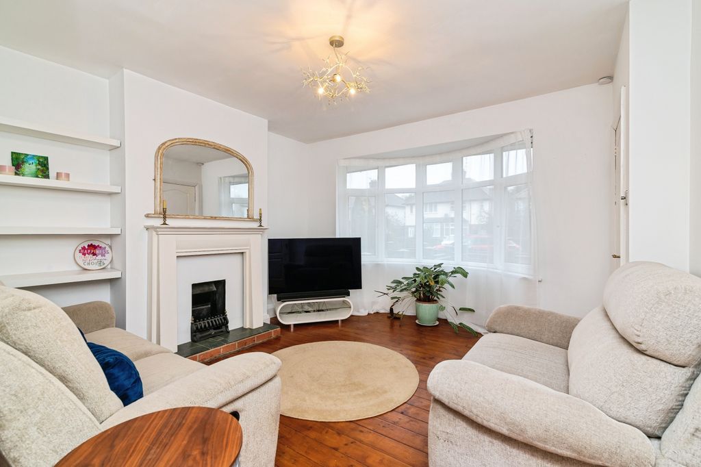 Property photo 2 of 15