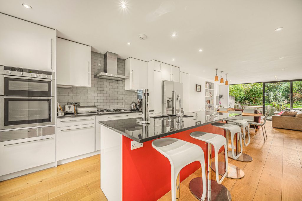 Property photo 1 of 16 Picture No. 09