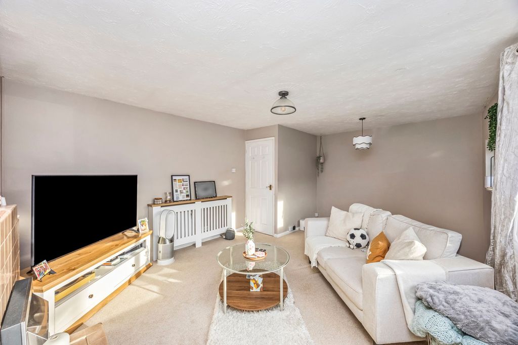 Additional image 5 of 2 bed flat for saleJarvis Road, Arundel BN18