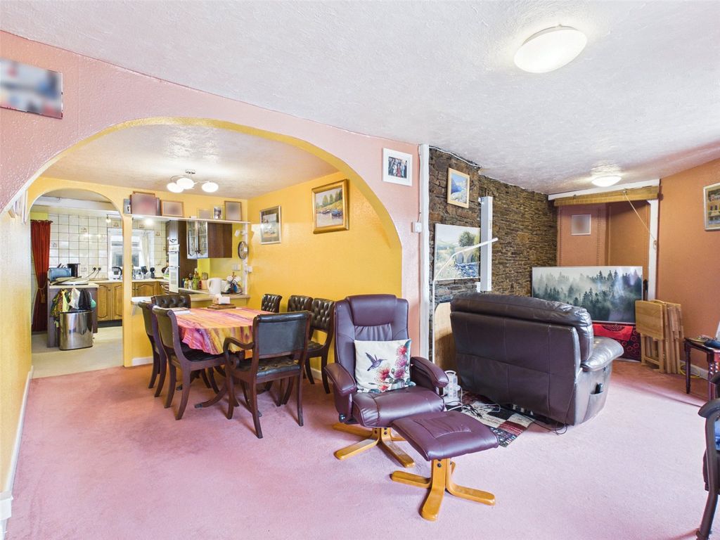 Property photo 2 of 12 Picture No. 04