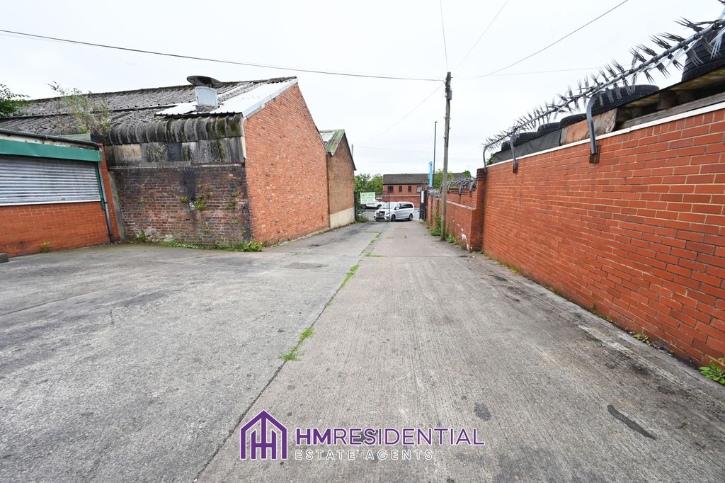 Property photo 3 of 7 Gallery