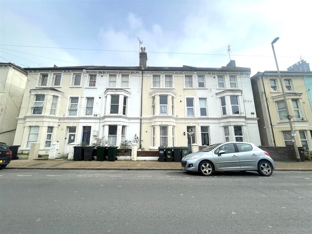 Property photo 1 of 11