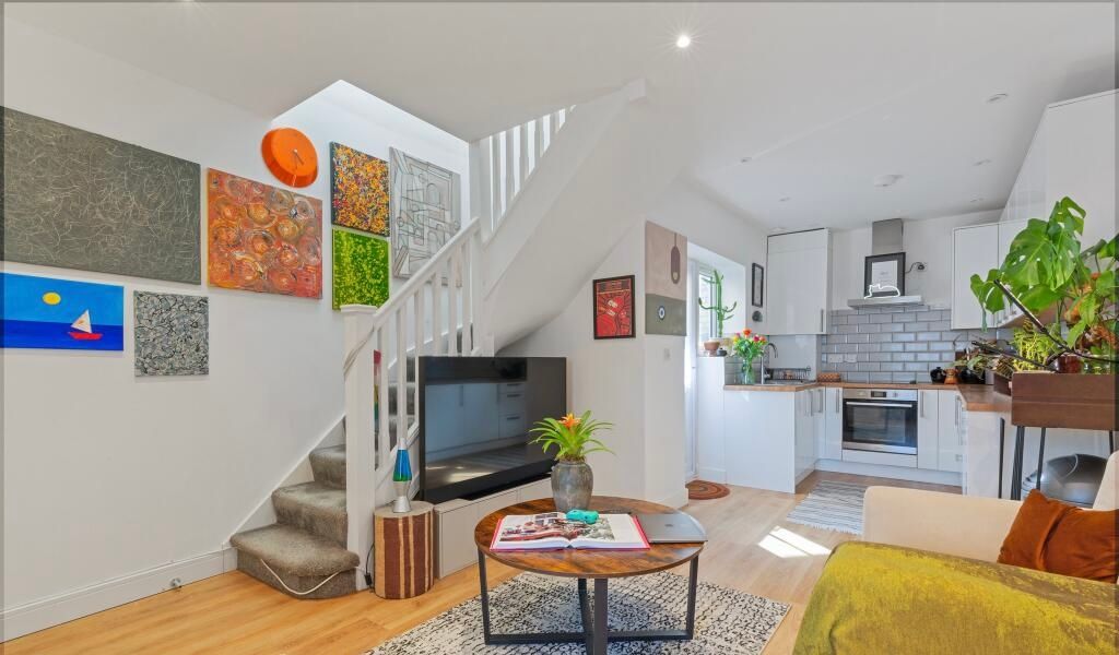 Property photo 1 of 8