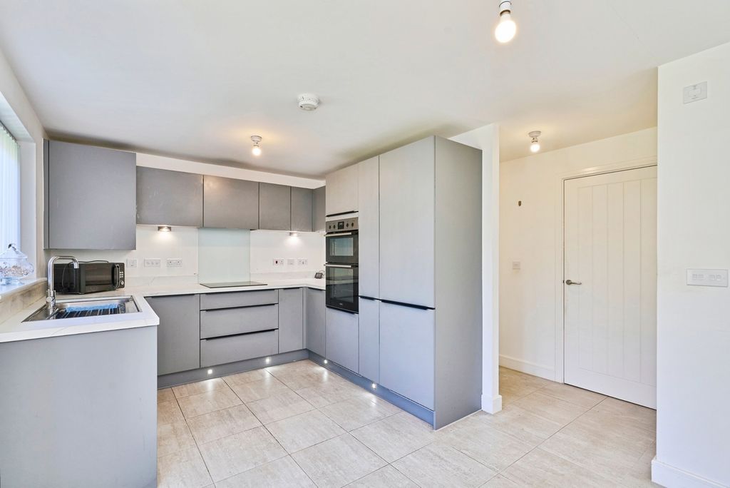Property photo 3 of 20 Pbox-Img.Jpg