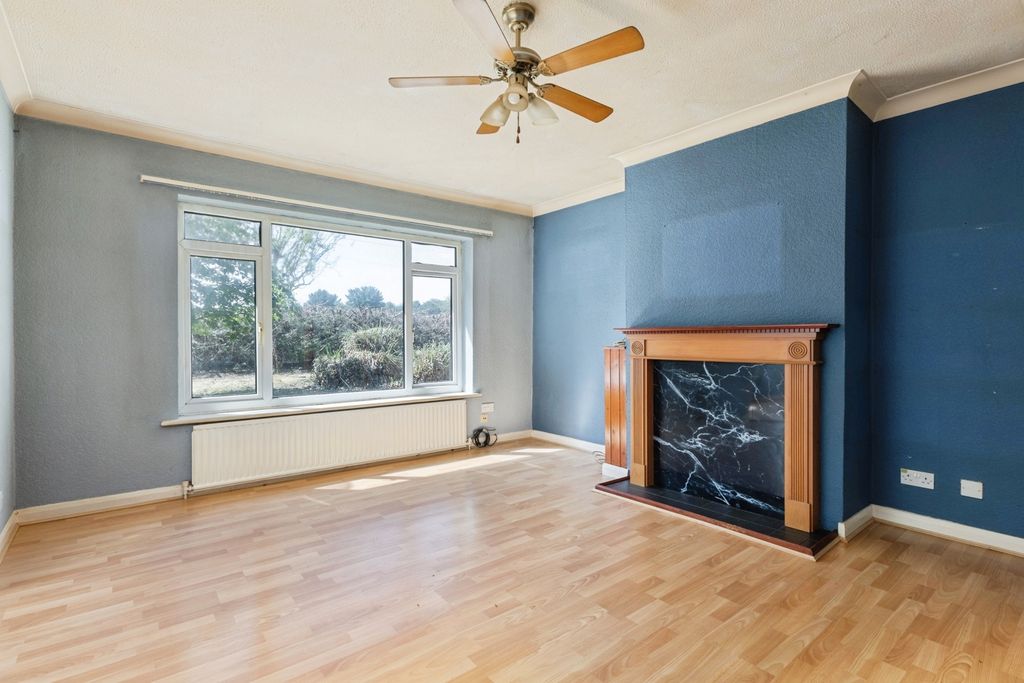Property photo 2 of 22 Pbox-Img.Jpg