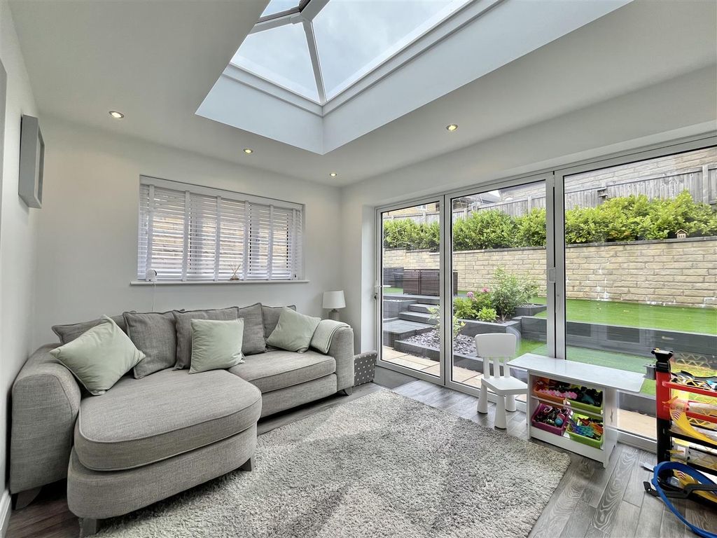 Property photo 2 of 18 Orangery