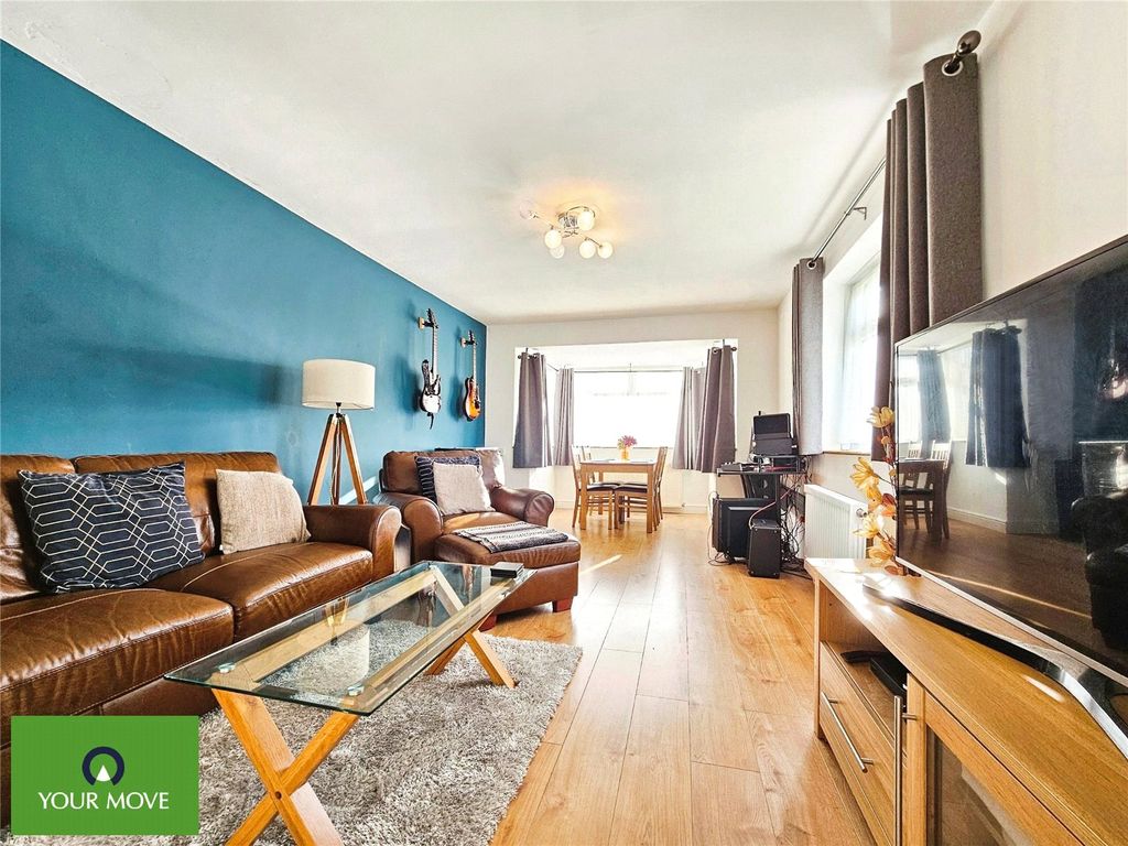 Property photo 2 of 10 Lounge