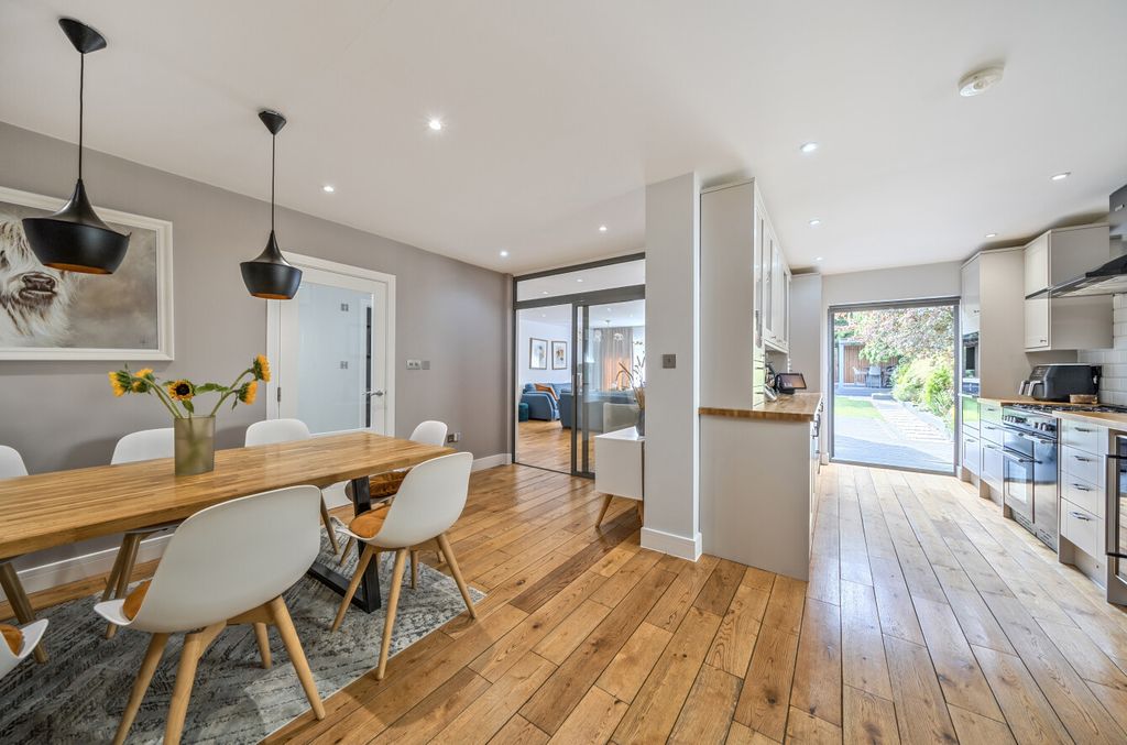 Property photo 3 of 21 1318939-15-68751F...