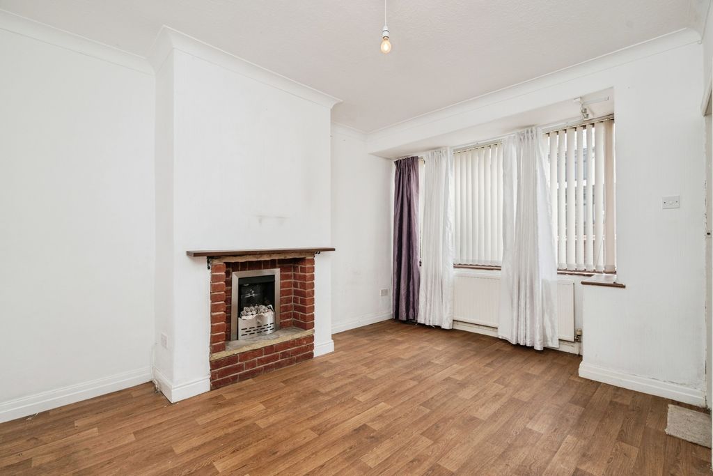 Property photo 2 of 17 Photo