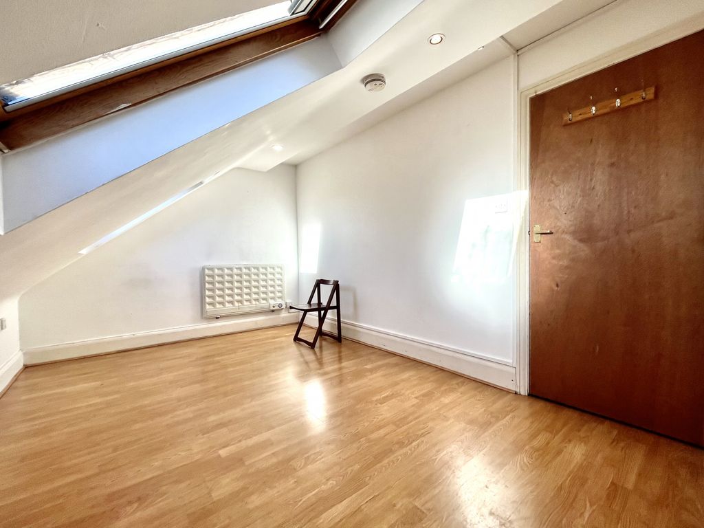 Property photo 2 of 6 Gallery