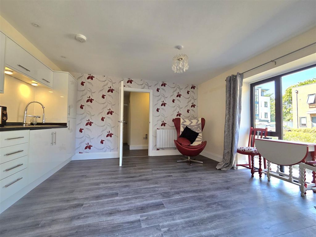 Property photo 2 of 12