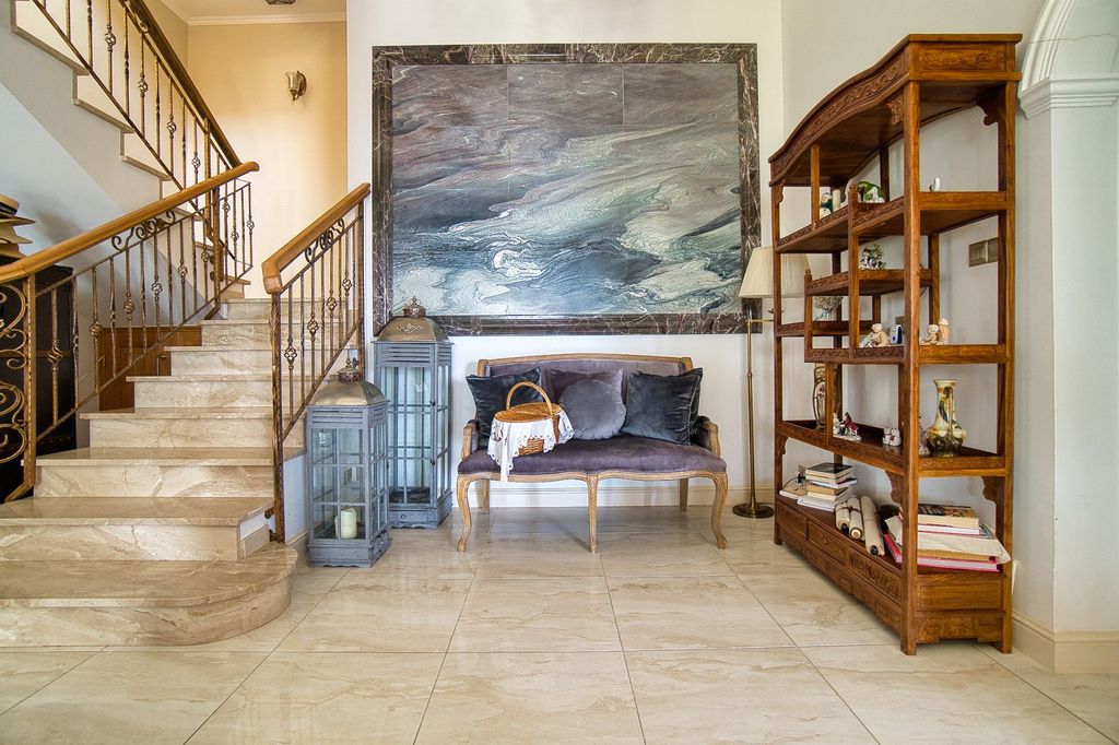 Property photo 3 of 47