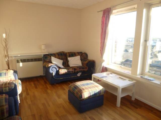 Property photo 2 of 11 Lounge