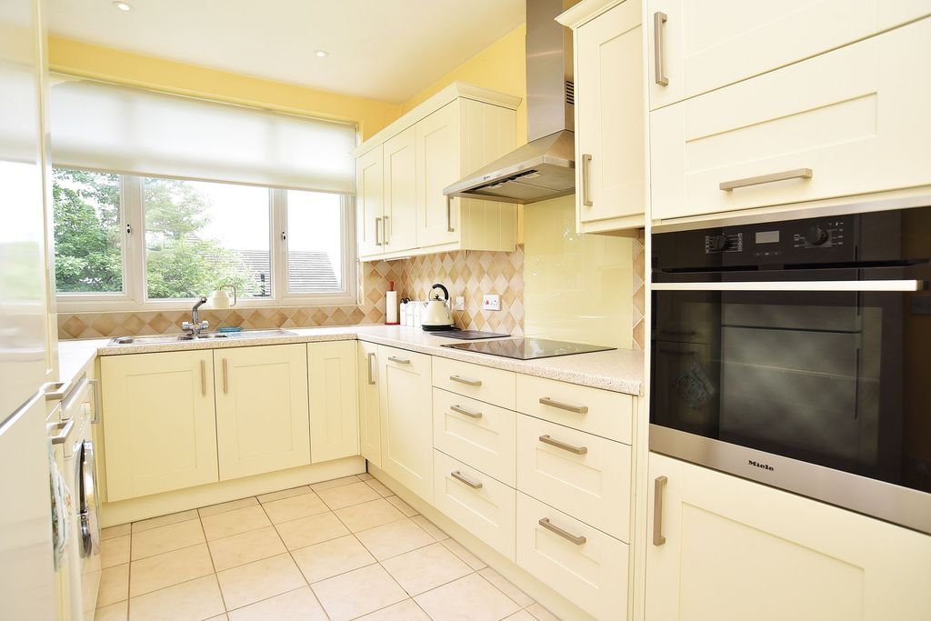 Property photo 3 of 23